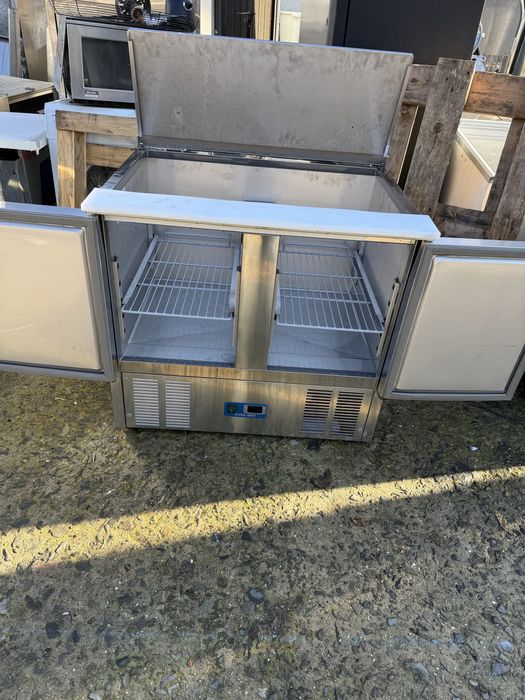 Хладилна маса  салатиера