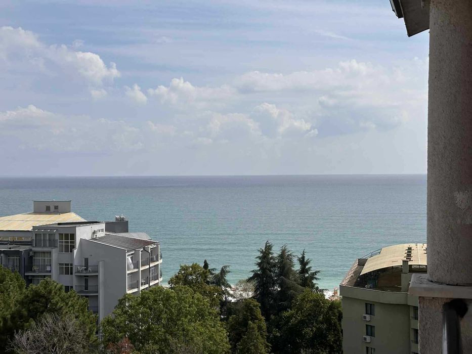 Продавам  Едностаен апартамент -в гр. Варна , к.к. Златни пясъци