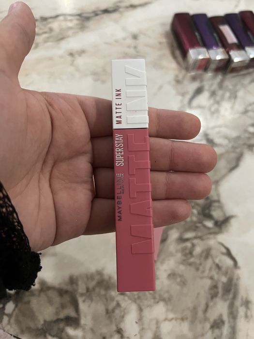 Ruj si creion de sprancene cu gel de fixare