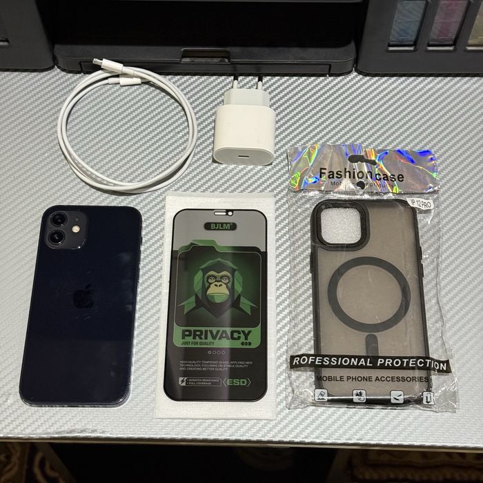 iphone 12 black + bonus lar