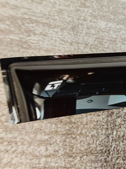 Продам комплект дефлекторов