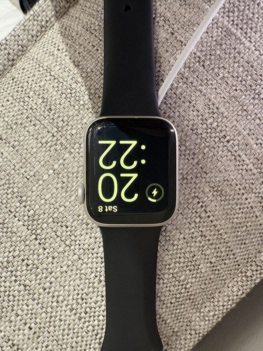 Apple watch SE (2) 80% Battery