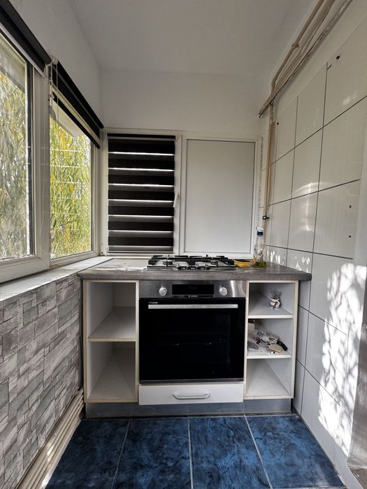 Vand apartament 2 camere decomandat