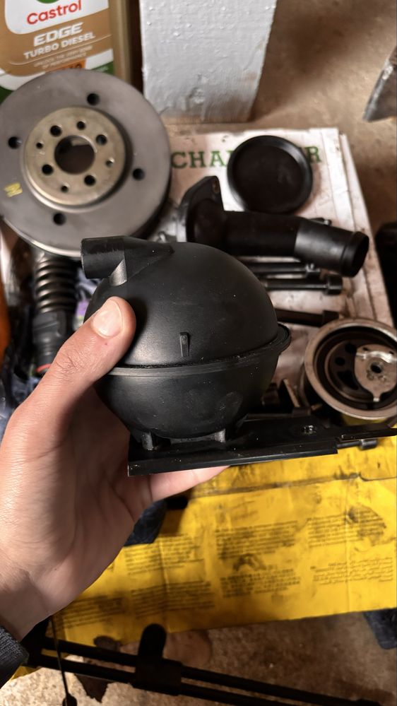 Оригинална вакуум круша за 1.9 TDI помпа дюза