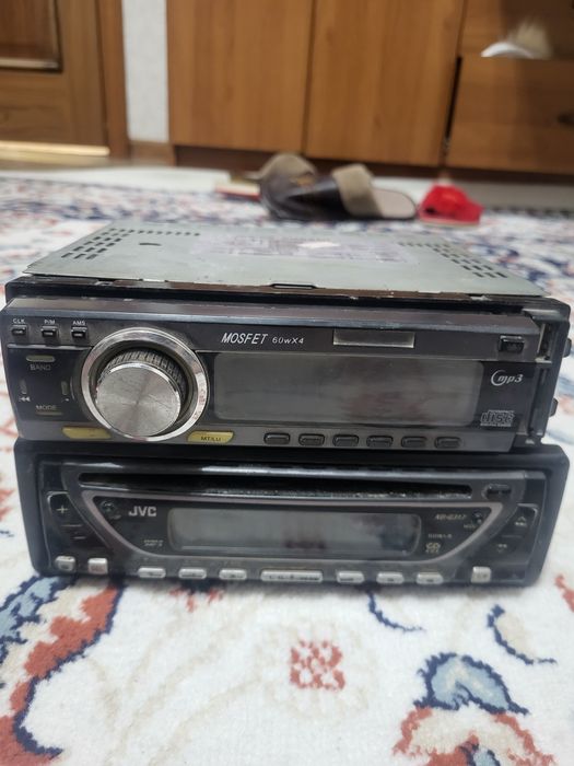 Продам 2 орригинал мафоны