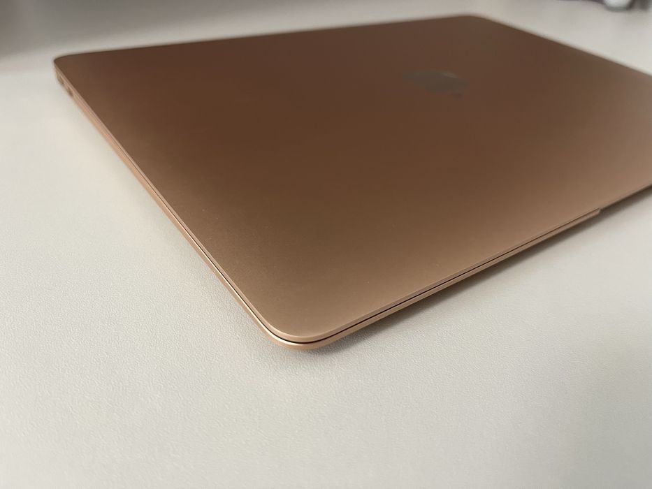 Macbook air m1 256 ssd 35 циклов 98% емкость