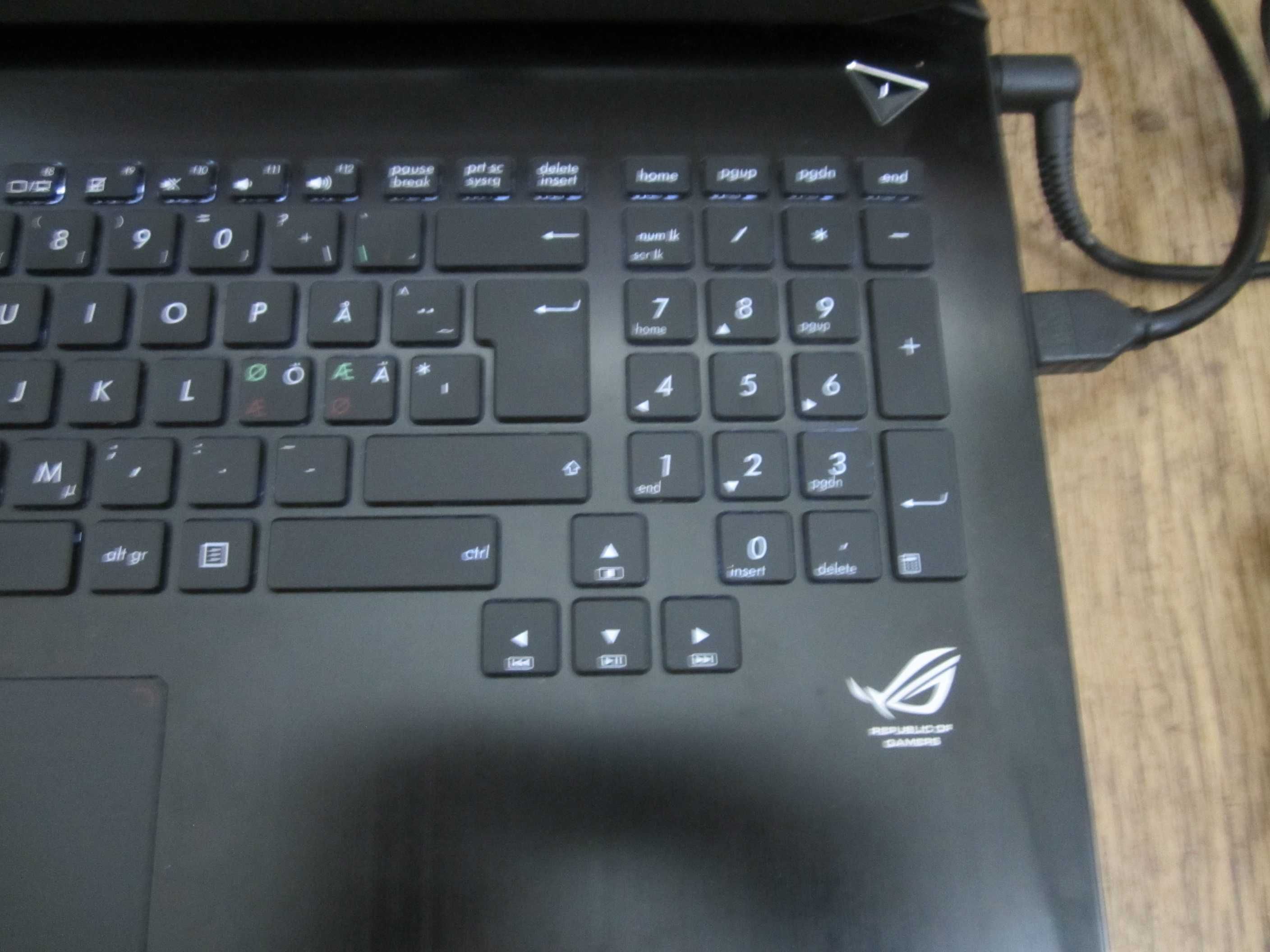 ASUS ROG G750J 17" Gaming Laptop SSD+HDD 1TB 16GB RAM i7