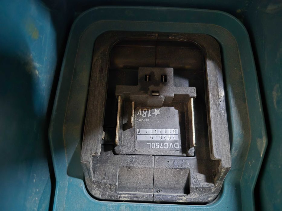 Aspirator Makita DVC 750L 18v