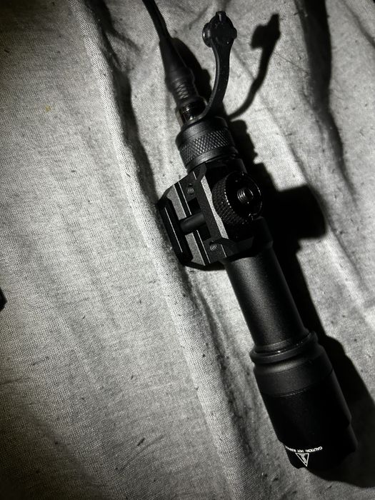 Lanterna arma surefire,noua cu switch