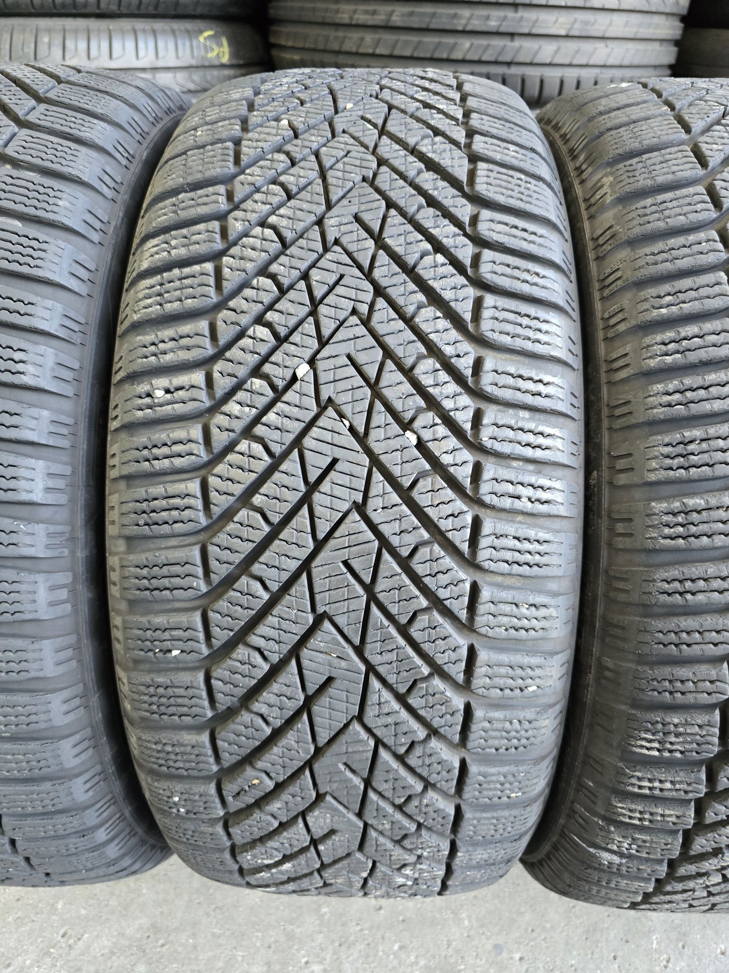 225/40/18 PIRELLI 4бр