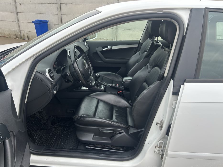 Audi a3 1.6 tdi 105 cp, an fabr 2010, euro5, interior s-line