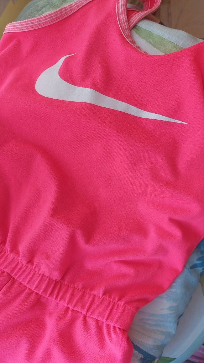 Уникално красив гащеризон Nike 4/5 год.
