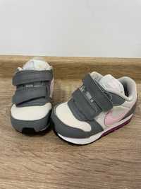 Бебешки маратонки Nike, 21 номер