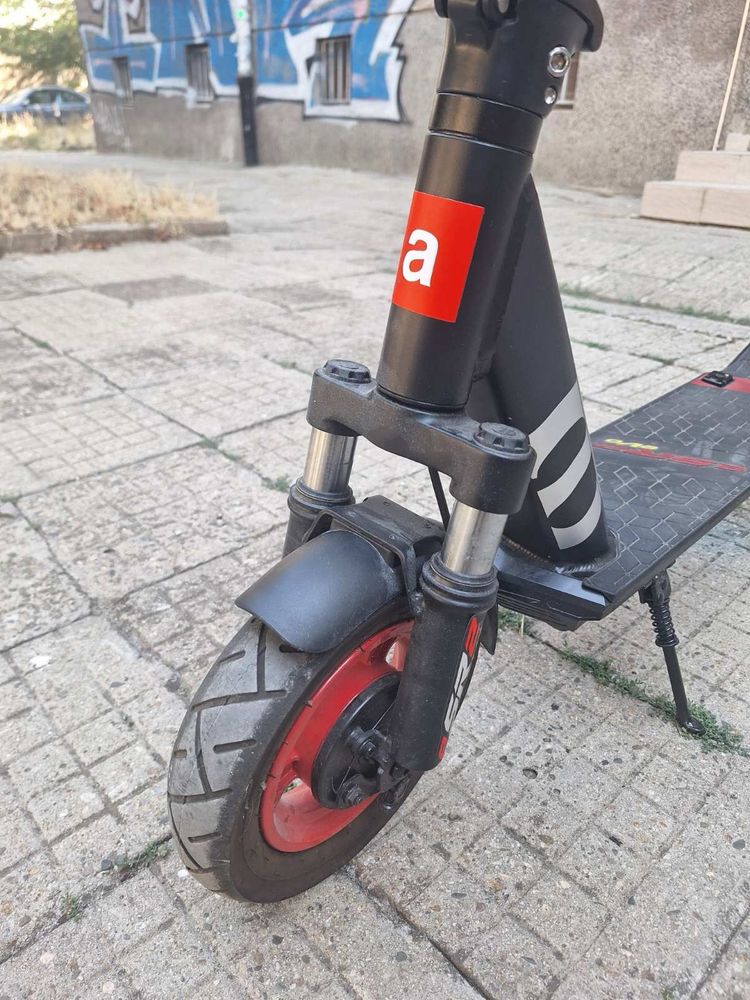 Електрическа тротинетка Aprilia Esr2 Evo