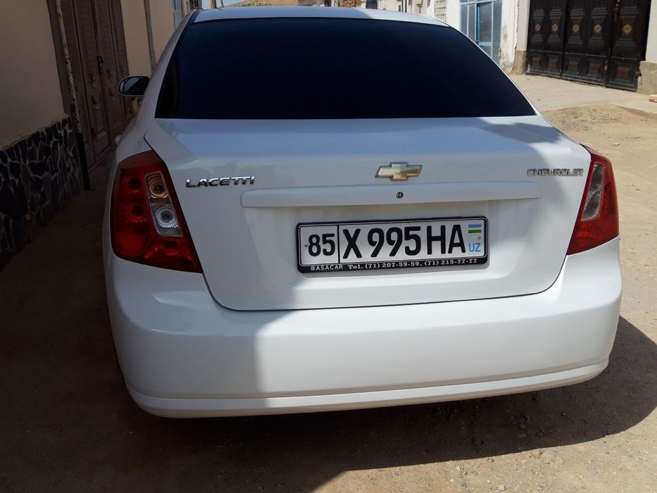 1.8 lacetti sotiladi