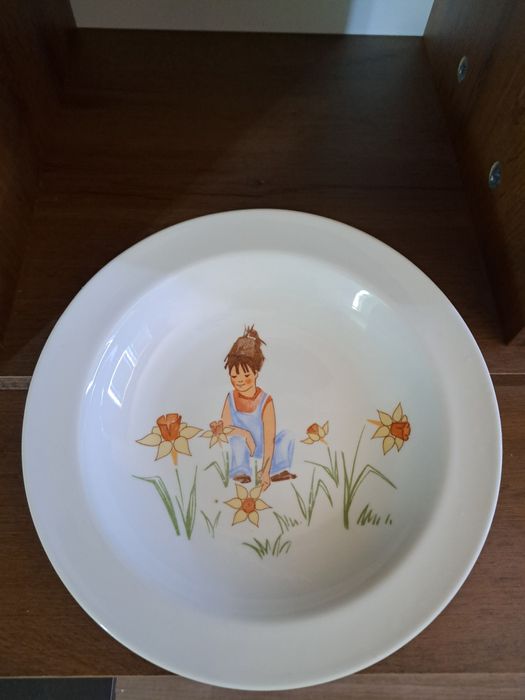 Детски порцеланови чинии!