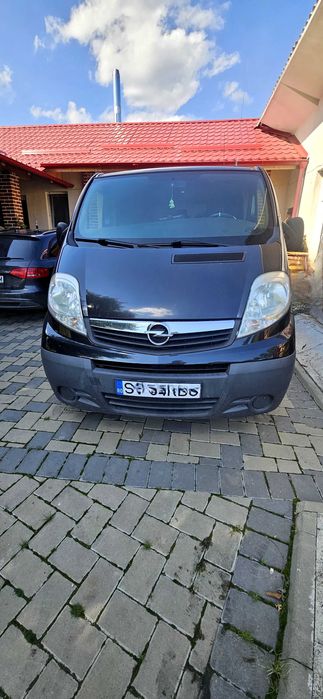 Vând Opel Vivaro, an fabricație 2009,6 trepte,Motor 2L, ac, 8+1 locuri