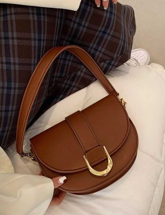 Кафява чанта с две дръжки