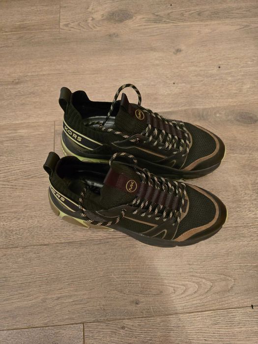 Michael Kors чисто нови