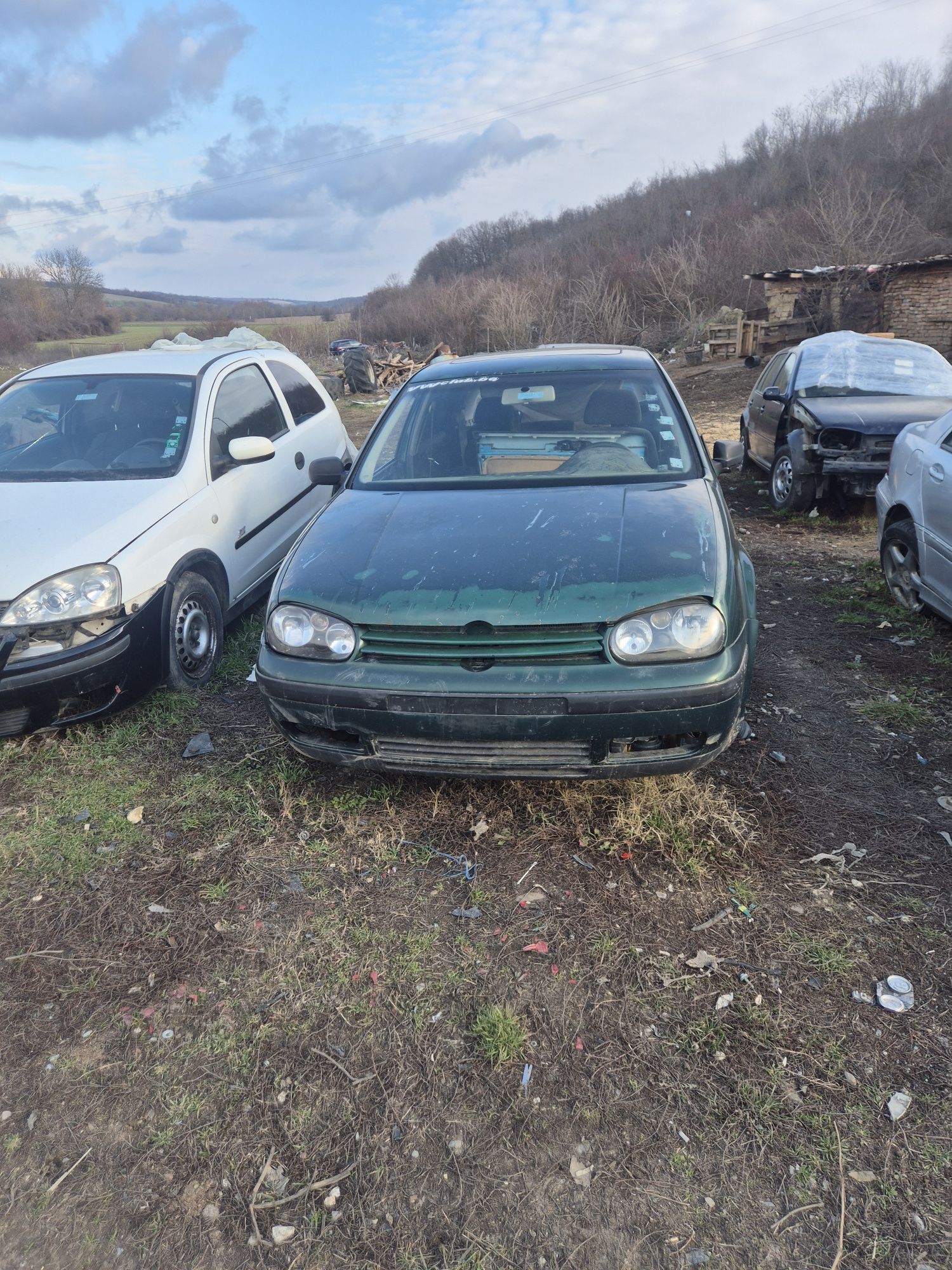 На части Голф 4.