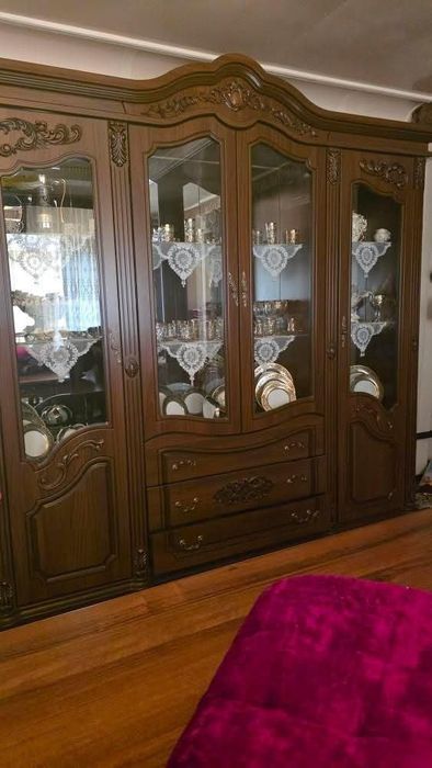 Mebel sotiladi srochna