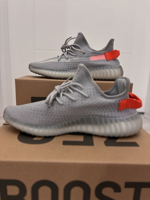 Reducere_Yeezy 350 Tail Light_Premium Quality