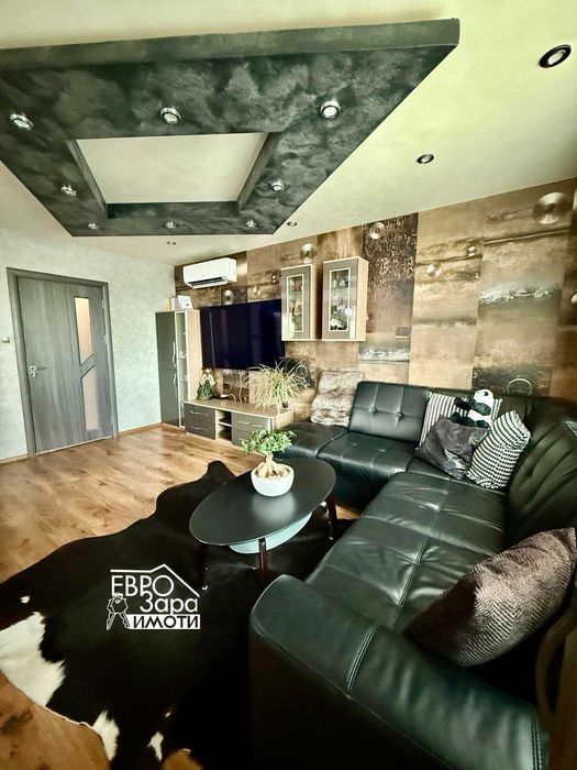 Масивна, обзаведена къща, с панорамна гледка в с.Змейово