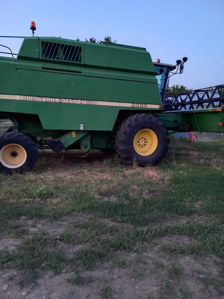 Dezmembrez combina John Deere 2254, 2056, 1085