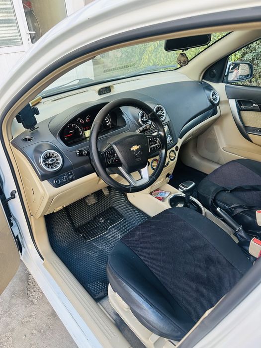 Срочно продается машина Nexia3 avtomat