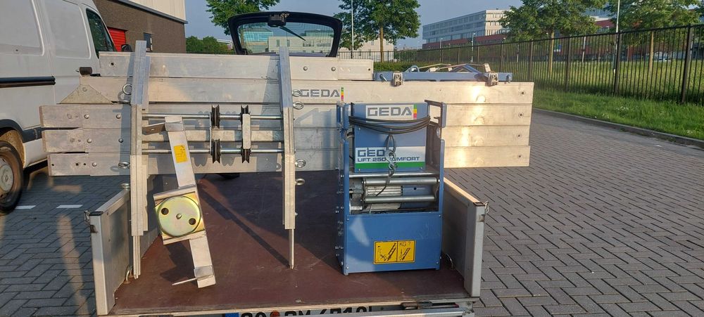 Lift  Geda construcți materiale tiglă  panouri solare