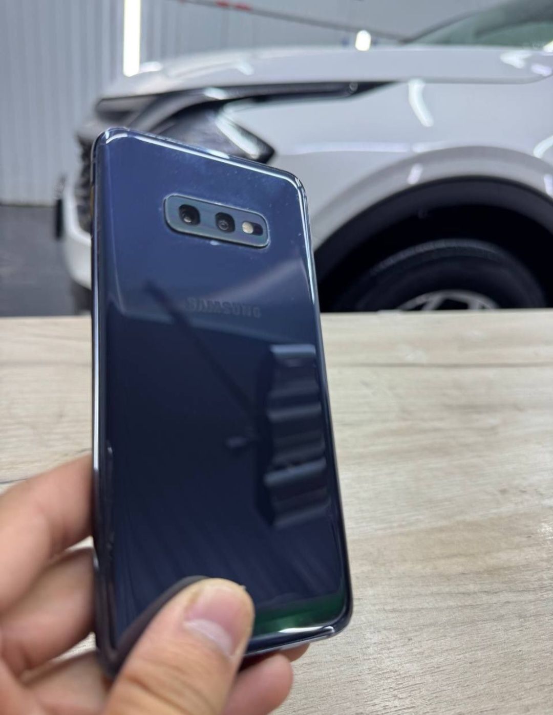 Samsung s10e       .