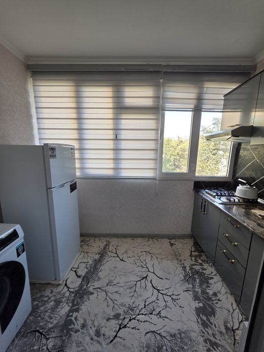 Vagzal 43 maktab 2 xona 3 xona qilingan