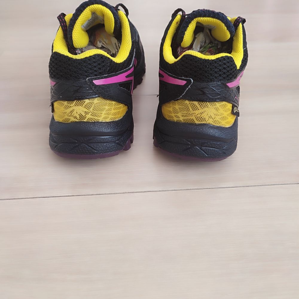 Asics Fuji Artack 5 Gore tex.