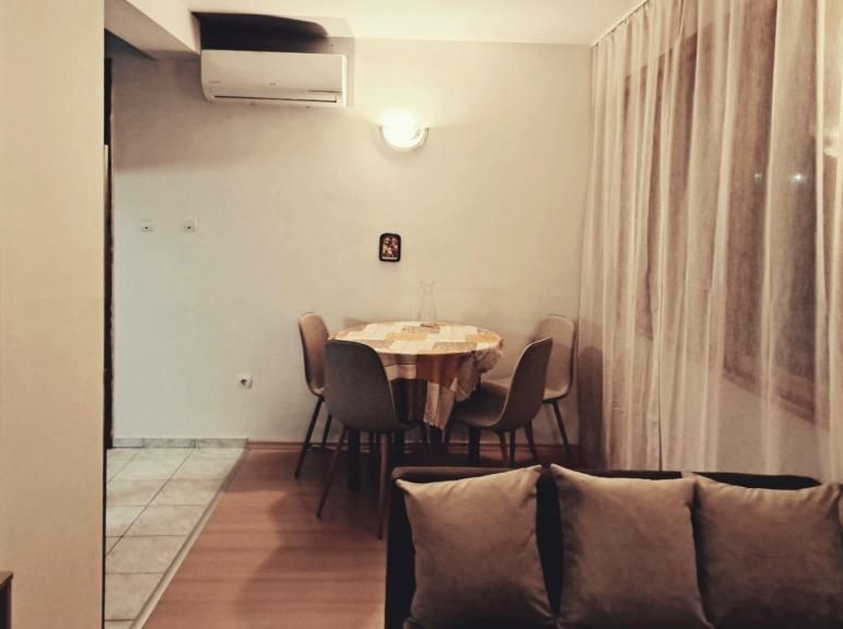 Дава се под наем Двустаен апартамент в Пловдив, Център - 58 кв.м за 350 € - Снимка #2