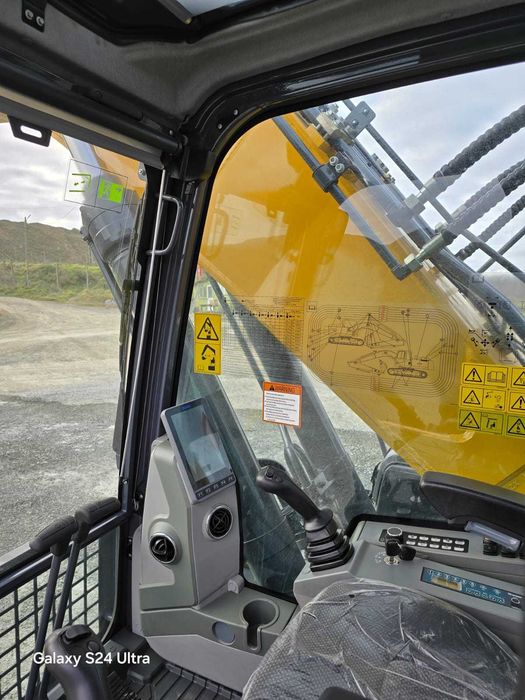 Excavator pe senile XCMG XE300E, 32,5 t, cupa 1.7 m3 [NOU - STOC]