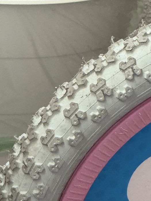 Bicicleta fete 14 inch  4-10 ani roz cu minnie Rahova ca noua