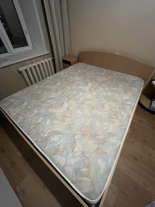 Продам двухспальную кровать