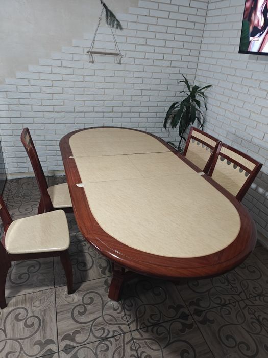 Продам раздвижной кухонный стол