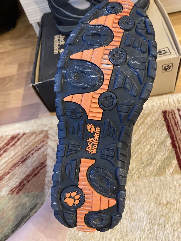 детски оригинални непромокаеми апрески на Jack Wolfskin