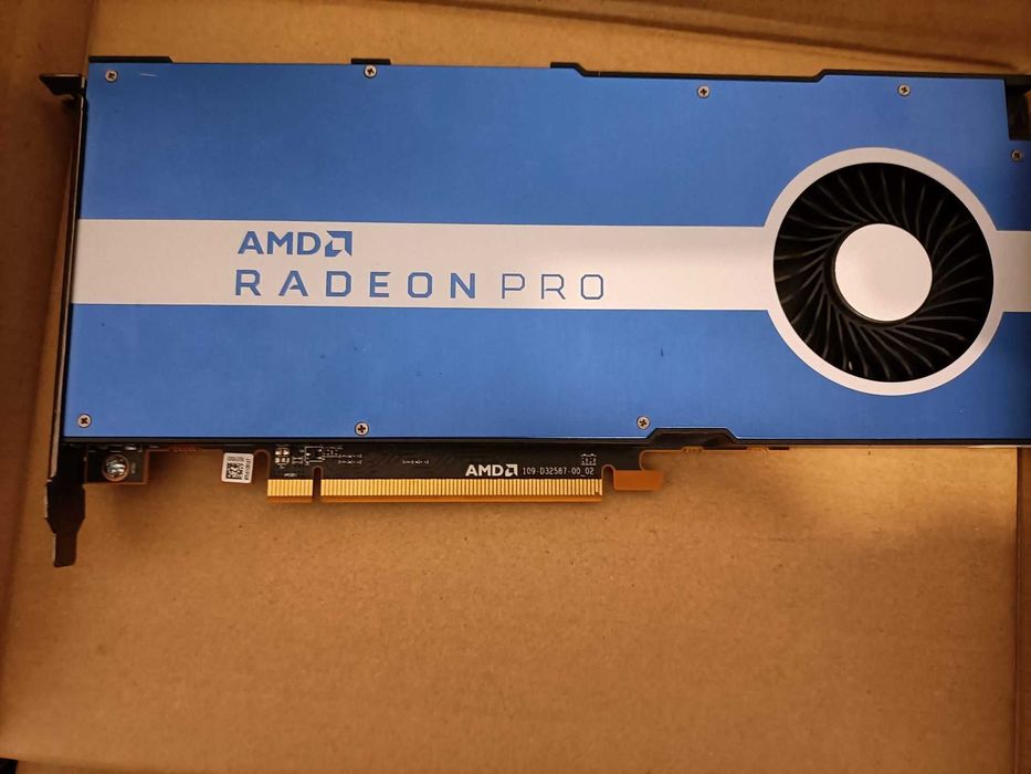 vand placa video amd radeon pro w5500 8gb ddr6 pciex 4.0 128 biti ddr6
