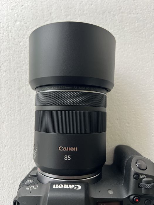 Obiecv Canon RF 85mm F2 Macro IS STM