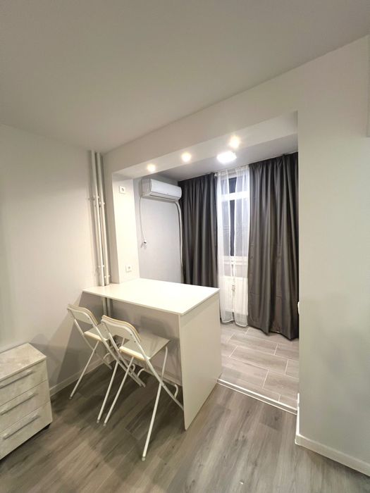 Proprietar închiriez garsoniera  metrou Lujerului