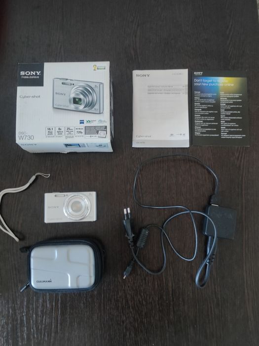 Цифровой фотоаппарат. SONY.