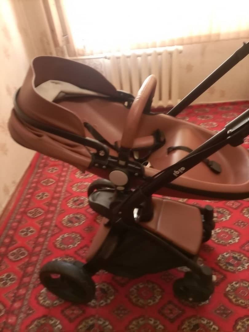 Kolyaska detakaya v ochen xoroshem sostoyanie. Eco koja.