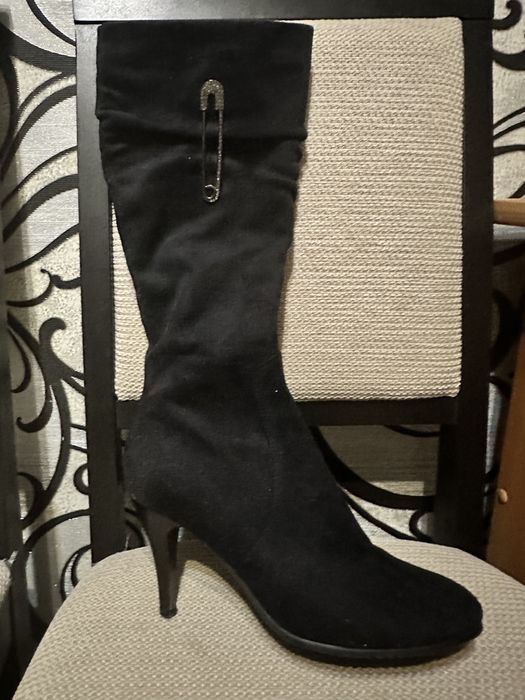 Продам сапоги! Одевали пару раз! В отличном состоянии!