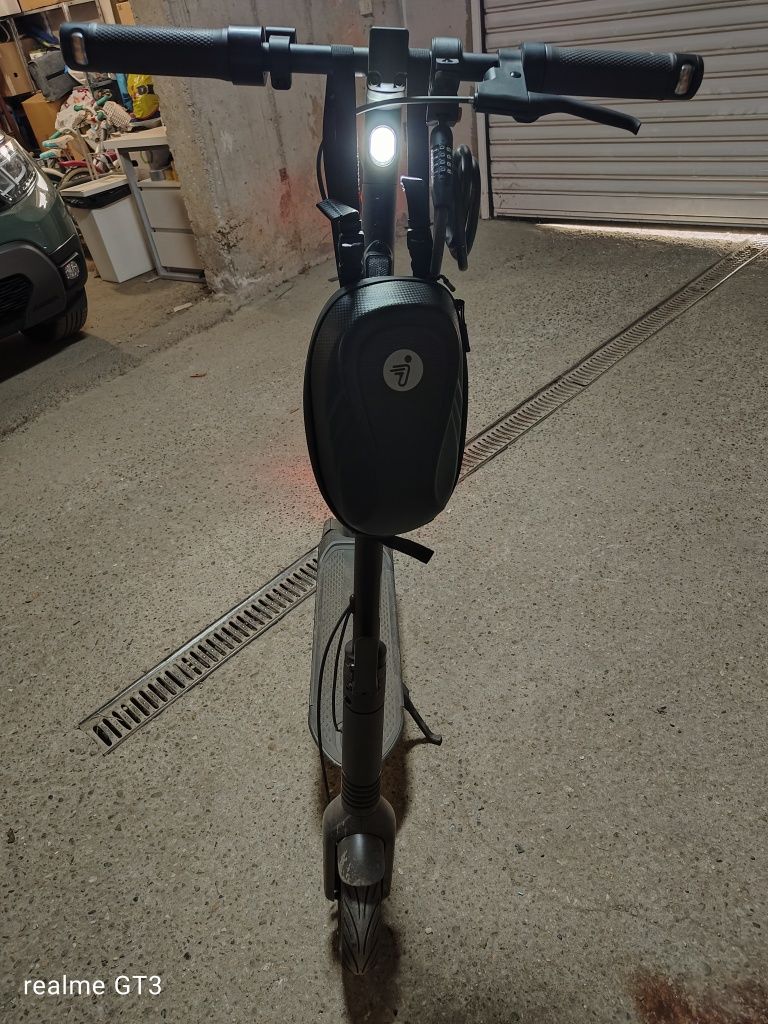 Продавам ninebot g2 max в гаранция