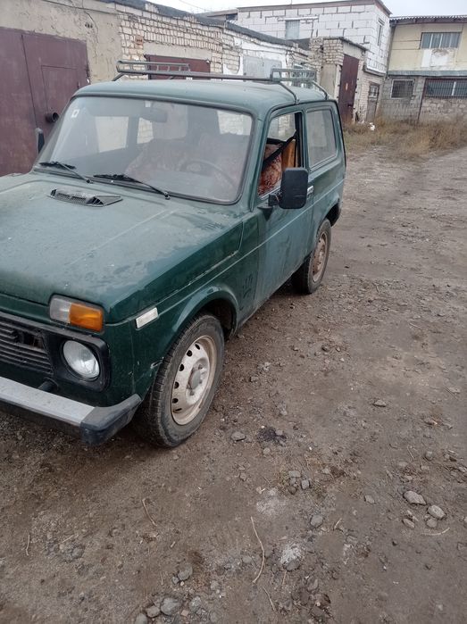 Продам ниву на запчасти полностью