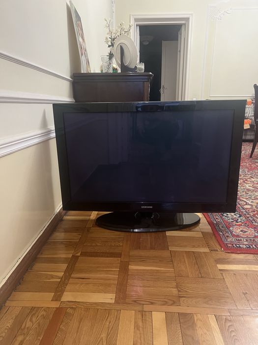 Телевизор Samsung , 45” б/у