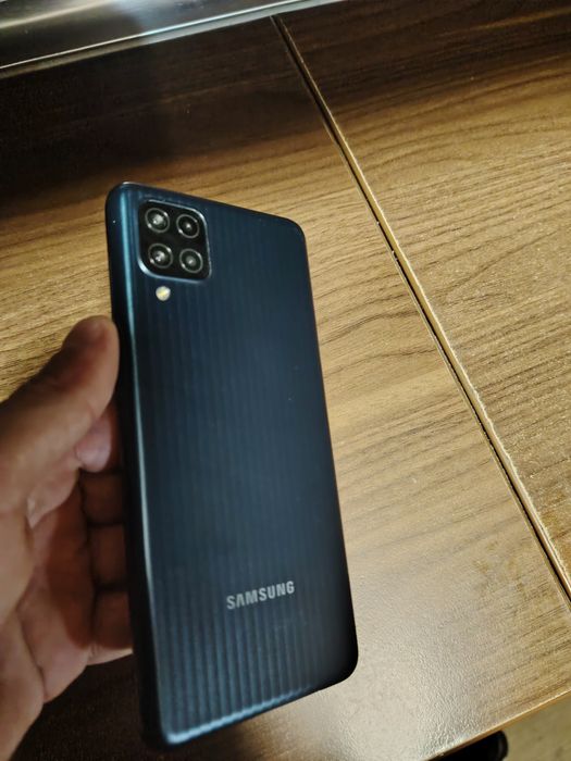 Vând Samsung M12 impecabil