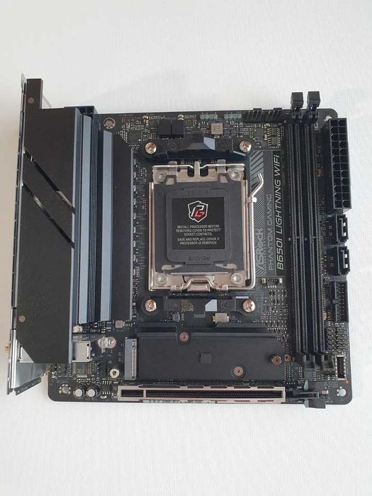 Дънна платка ASRock B650I LIGHTNING WIFI Mini ITX, сокет AM5, като нов